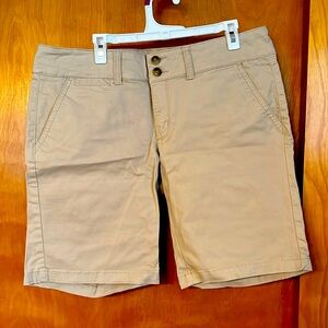 American Eagle Bermuda Stretch Khaki Shorts